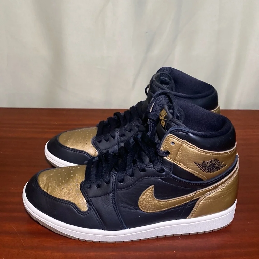 Nike Air Jordan Retro High OG (DZ5485-071) Black Metallic Gold Mens 8.5 - Picture 3 of 7